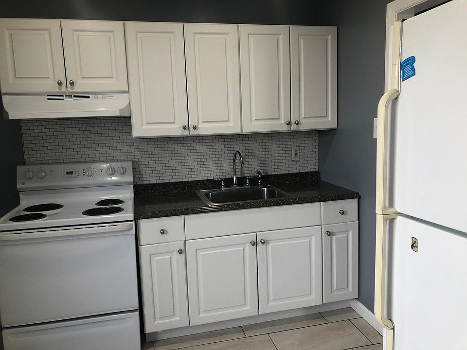 2nd image of 700 Broadway APT 6M