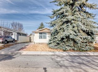 247 S Bracewood Rd SW, Calgary, AB T2W 3C2