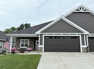6705 Bellflower Pointe Dr, Deforest, WI 53532