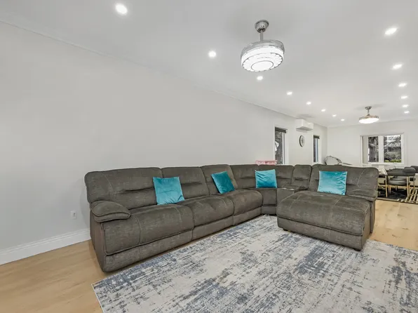 206-15 Richland Avenue image 24 of 37