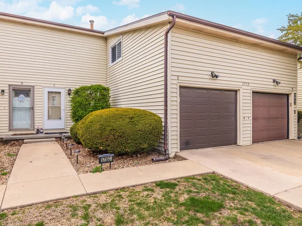 1715 King Dr APT C, Normal, IL 61761