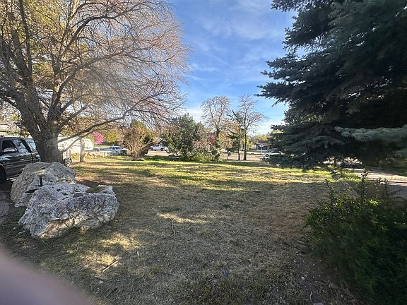 2nd image of 36 W 300th St N