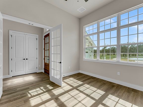 4th image of 108 Double Circle Drive