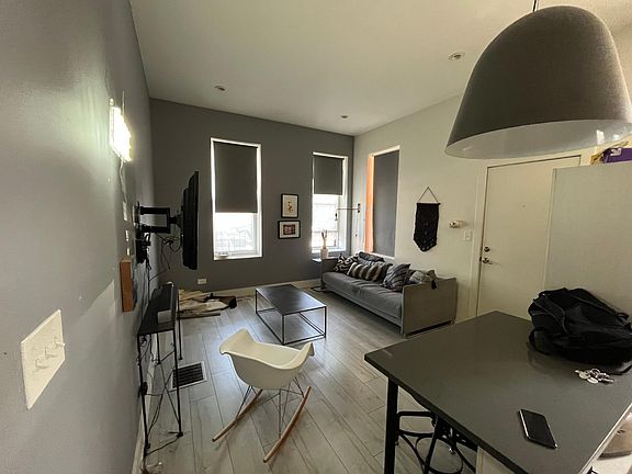 3rd image of 1001 W 16th St #1R