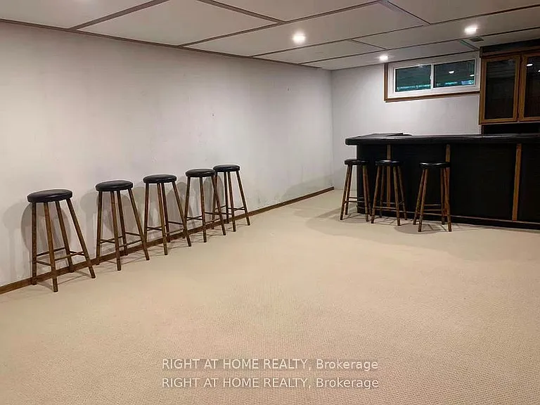 23 Fenelon Dr — Photo 13
