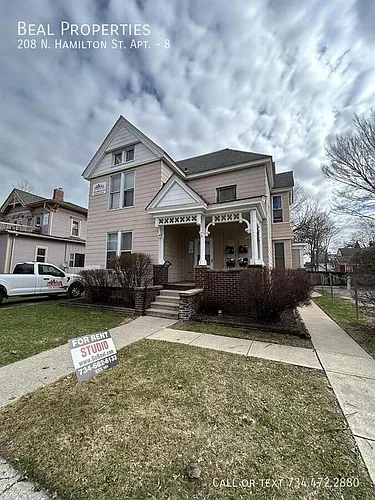 208 N Hamilton St Photo 1