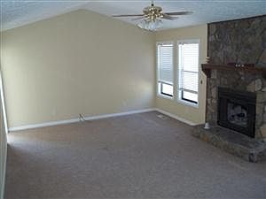 3rd image of 1145 Norfolk Dr NW