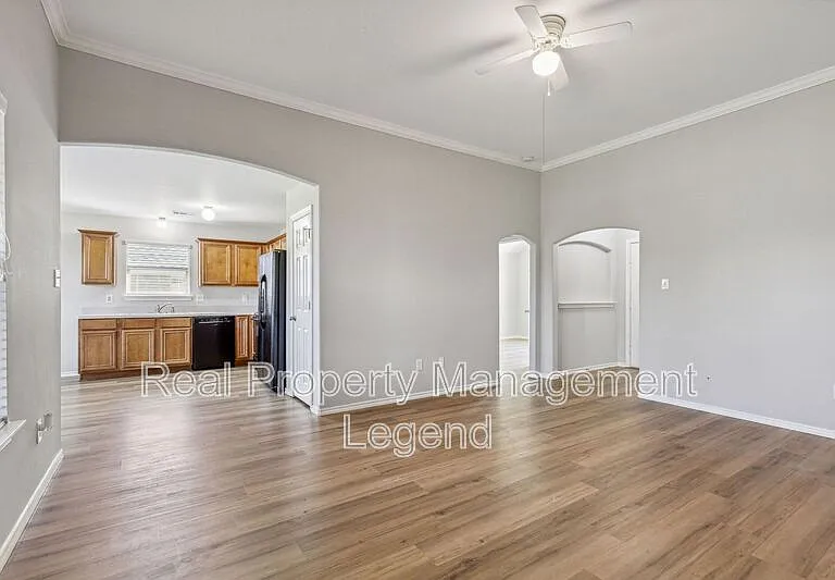 110 Magnolia St — Photo 6