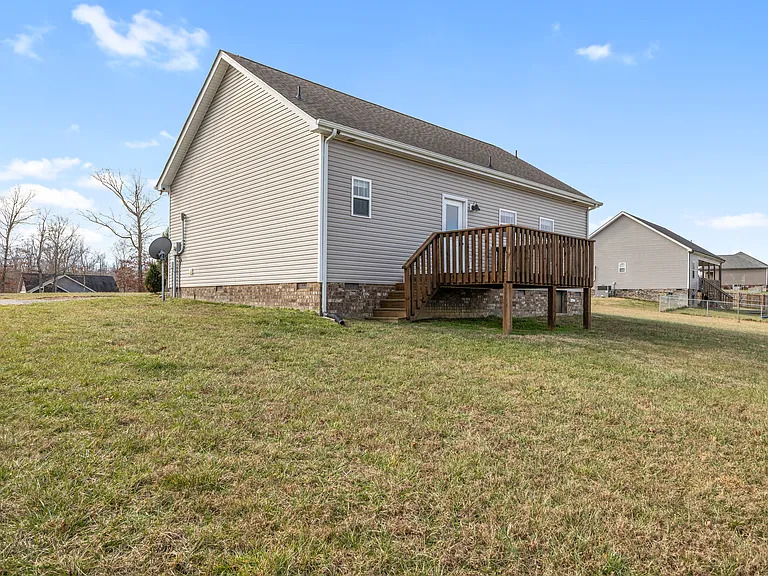 819 Hooper Rd — Photo 13