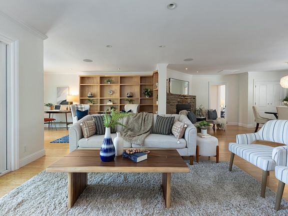 4th image of 1047 La Grande Avenue