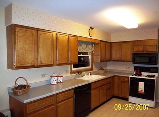 1225 Mitchell St, Woodstock, IL 60098