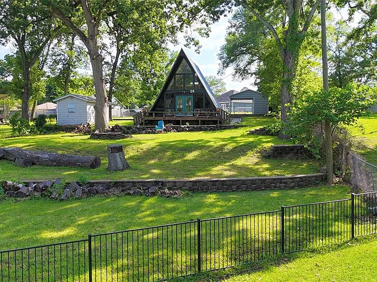 467 Old Mill Ln — Photo 5