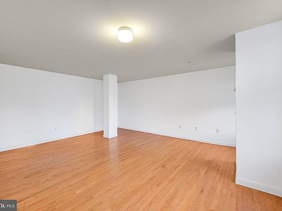 4th image of 1444 W St NW APT 203