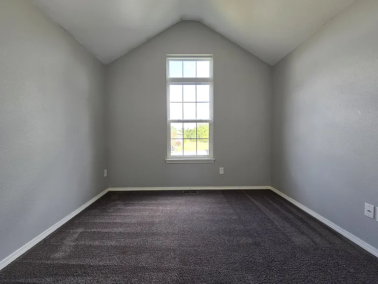 539 Welch St — Photo 14