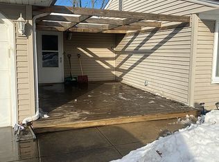 2004 Hilltop Dr, Schererville, IN 46375