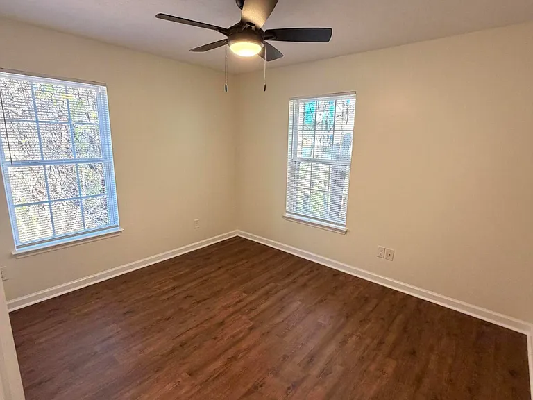112 Madison Rd — Photo 12