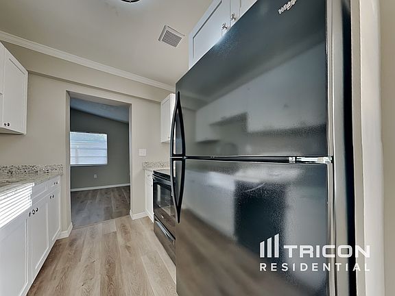 4th image of 4721 Cresthill Dr