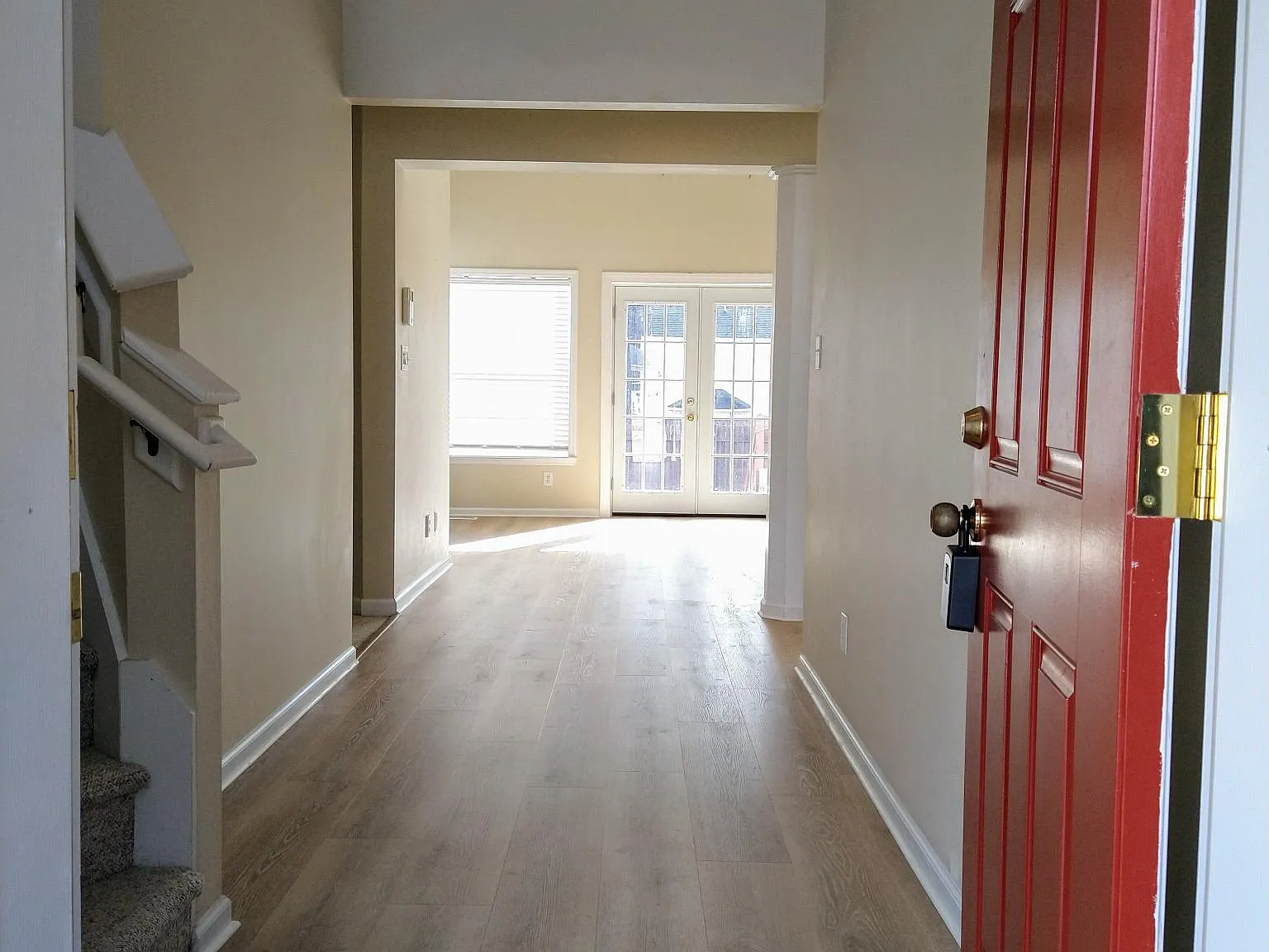 3 bed, 2.5 bath, 2001 sqft, $2,000 — Photo 3