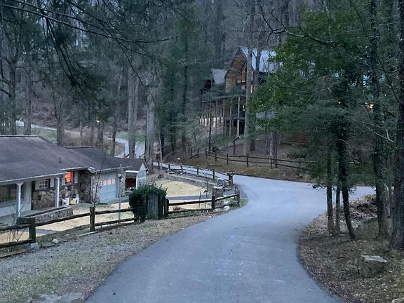 5th image of 517 Laurel Ave