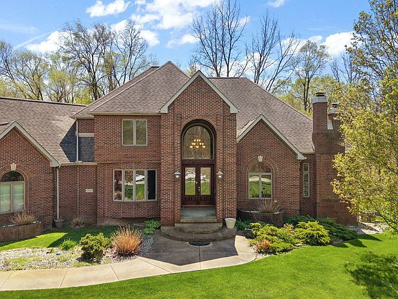 2nd image of 2 Timber Ridge Ct