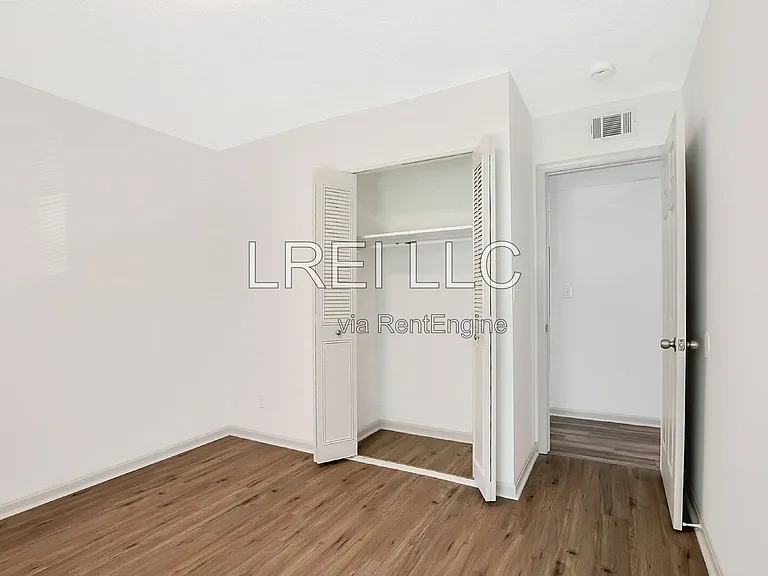 409 Garrison Ct — Photo 7
