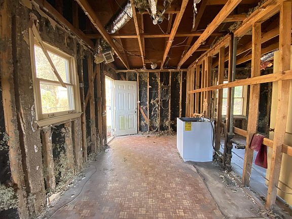 3rd image of 1822 Catalina Drive