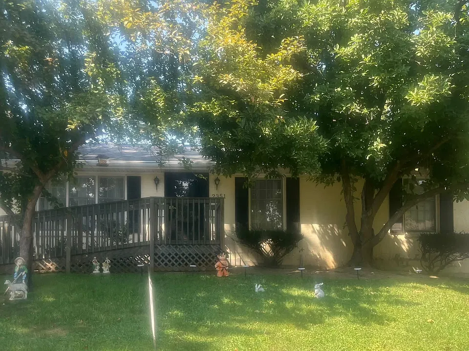 2351 Heather Way