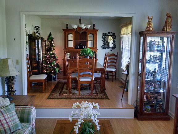 5th image of 640 Country Club Dr