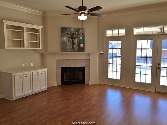 3rd image of 1711 Gray Stone Dr