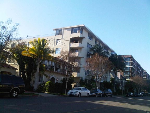 BEST ST IN BEVERLY HILLS-/ NR PENINSULA HTL & RODEO DRIVE
