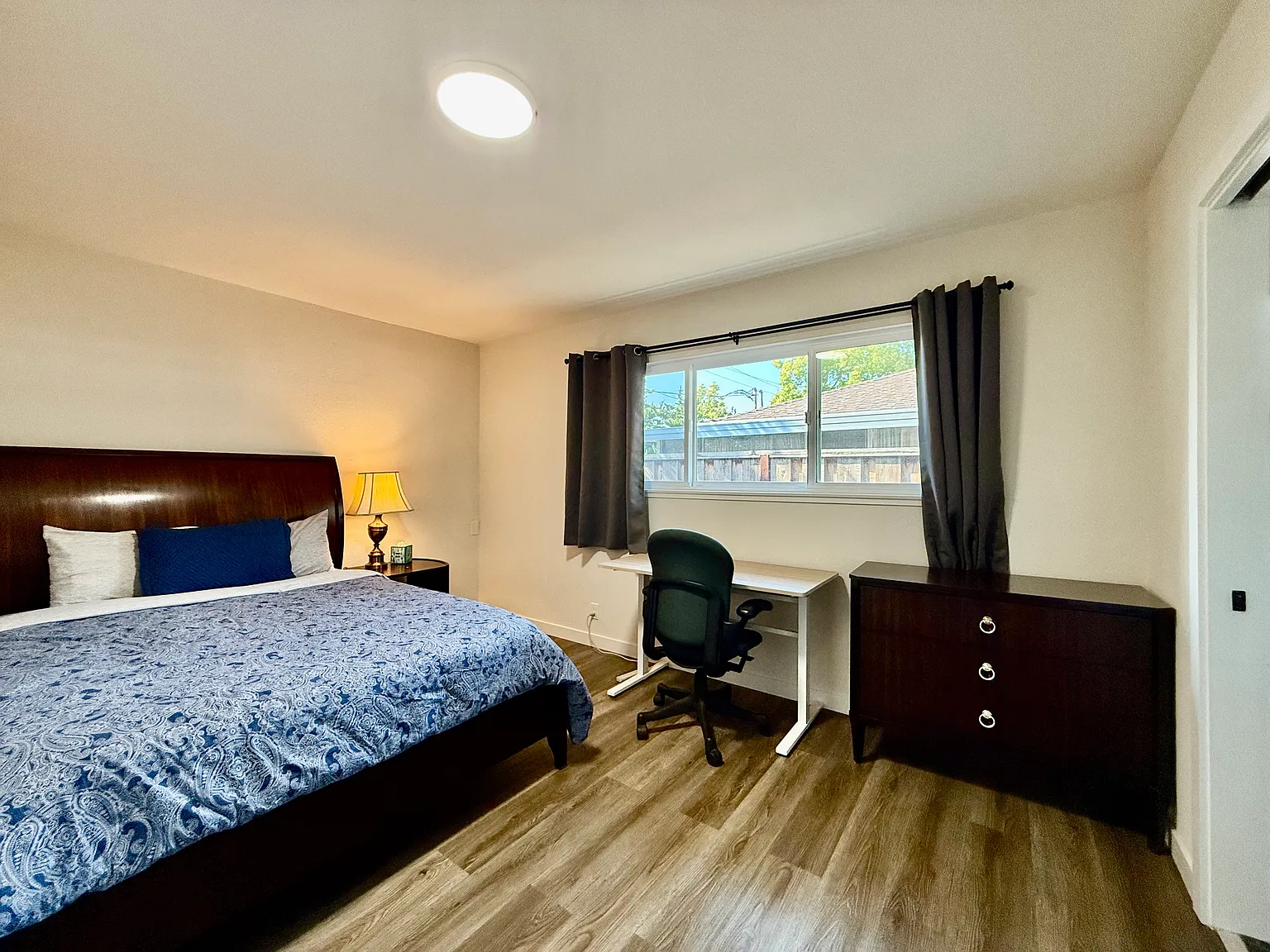 4 bed, 1300 sqft, $2,200 — Photo 3