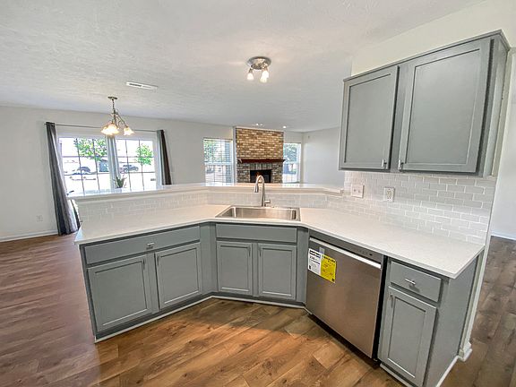 5th image of 4726 Eva Ct