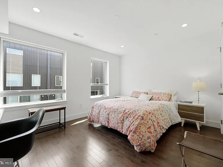 1341 S Garnet St — Photo 19