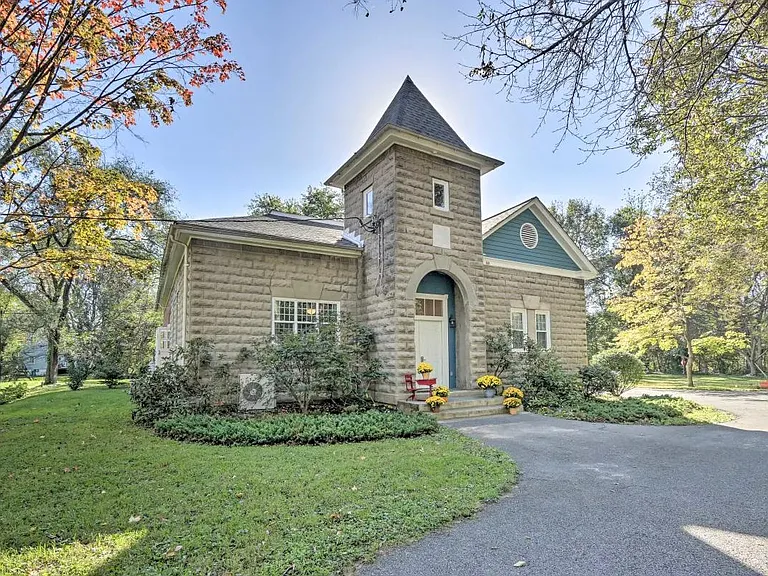 Stanley Ln — Photo 1