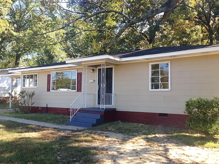 2920 Oak Forest Dr — Photo 10