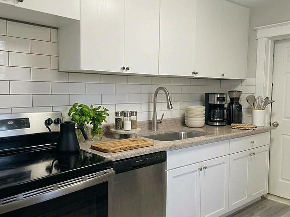 3rd image of 1518 Barton St E #1