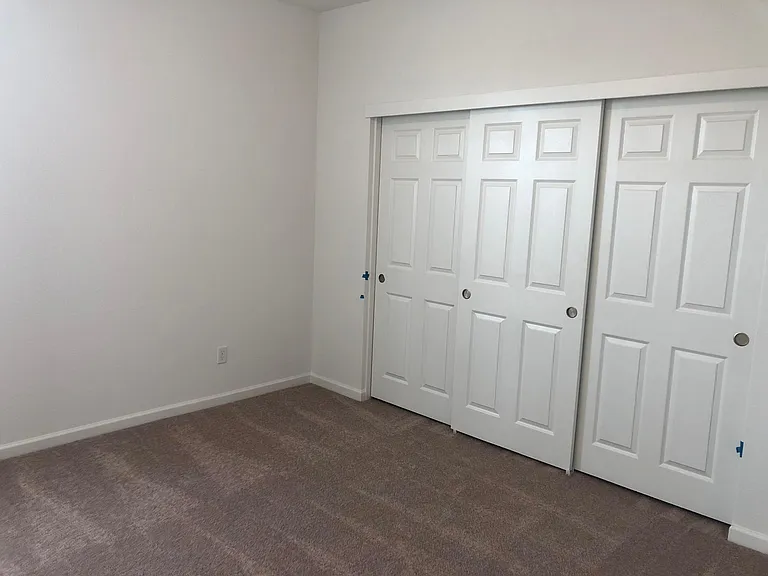 4033 Southampton St — Photo 17