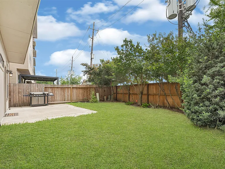 2815 Kings Retreat Cir — Photo 30