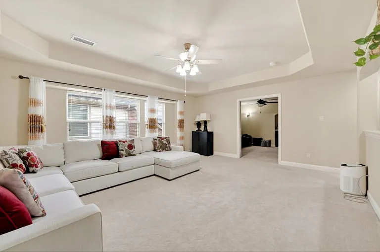 1104 Brendan Dr — Photo 38