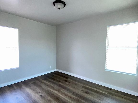 4th image of 642 Robinson St #1-2-3