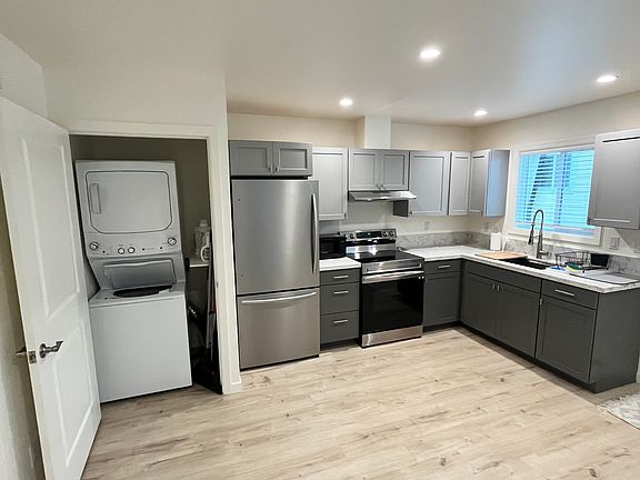 4th image of 4040 Cedar St #3