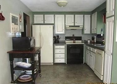 2nd image of 37 Ashwood Ave