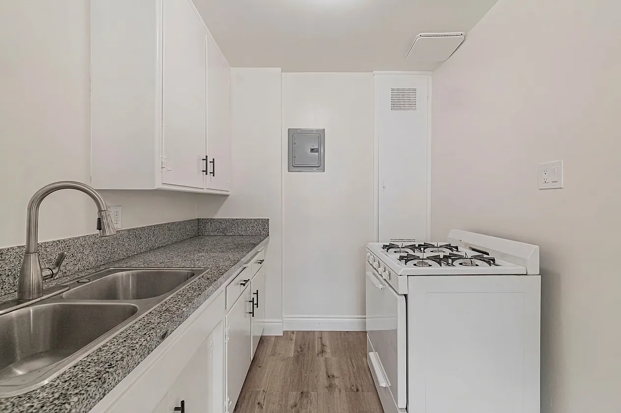 1 bed, 450 sqft, $1,850 — Photo 2