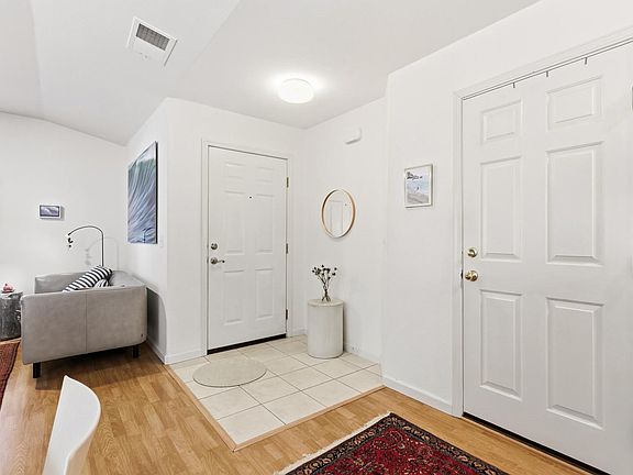 3rd image of 5537 Marden St