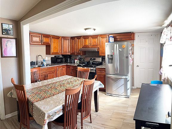 4th image of 3707 Vineland Ave