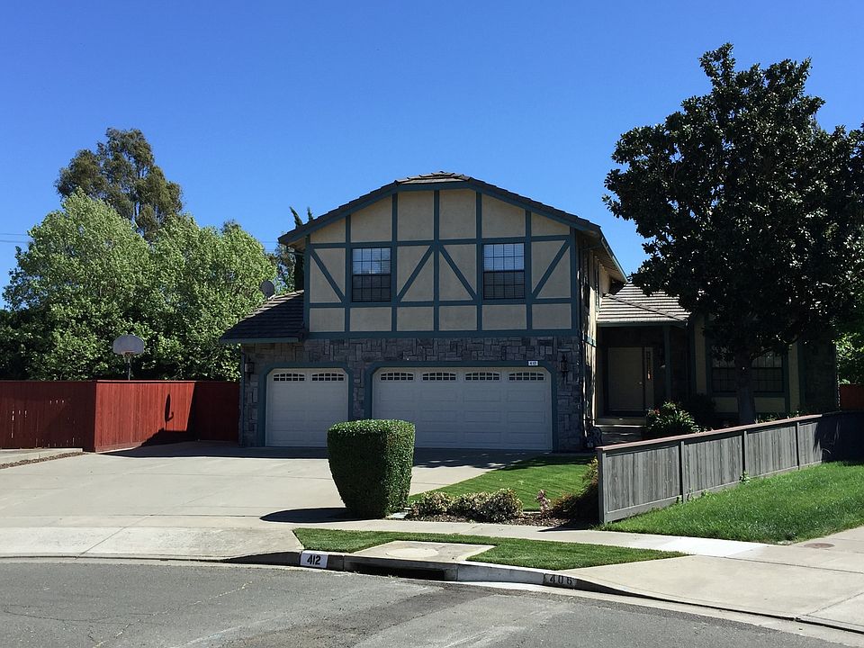 1st image of 412 Oakwood Cir