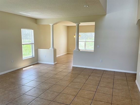 3rd image of 2512 Rock Pl