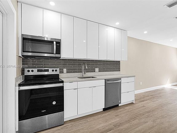 4th image of 11919 NE 8th Ave