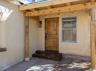 325 W Houghton St #B, Santa Fe, NM 87505