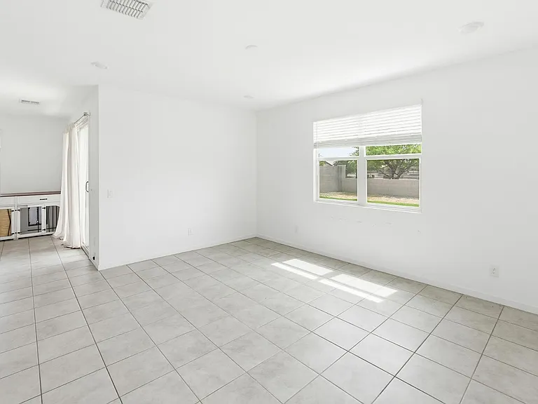 6815 W Encinas Ln — Photo 16